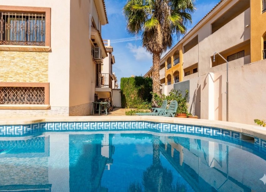 Resale - Villa - Orihuela Costa