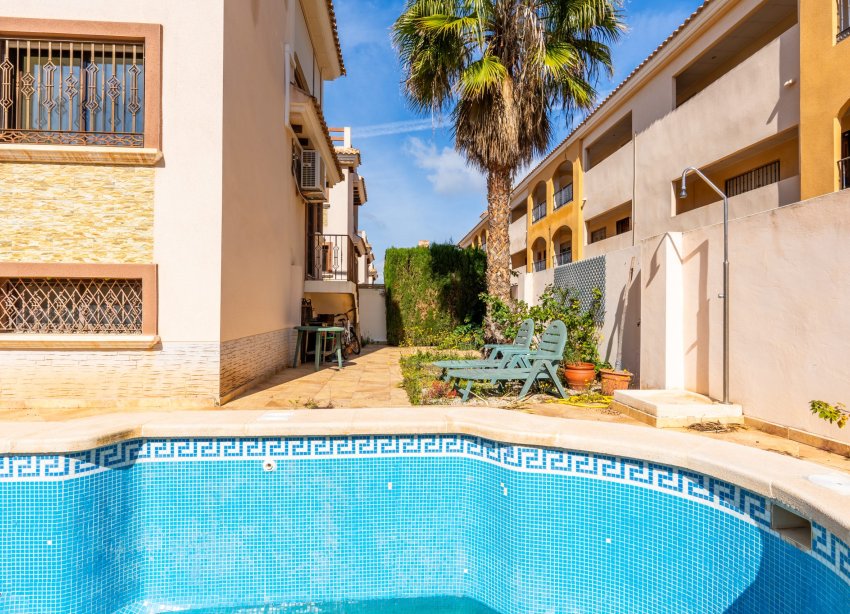 Resale - Villa - Orihuela Costa