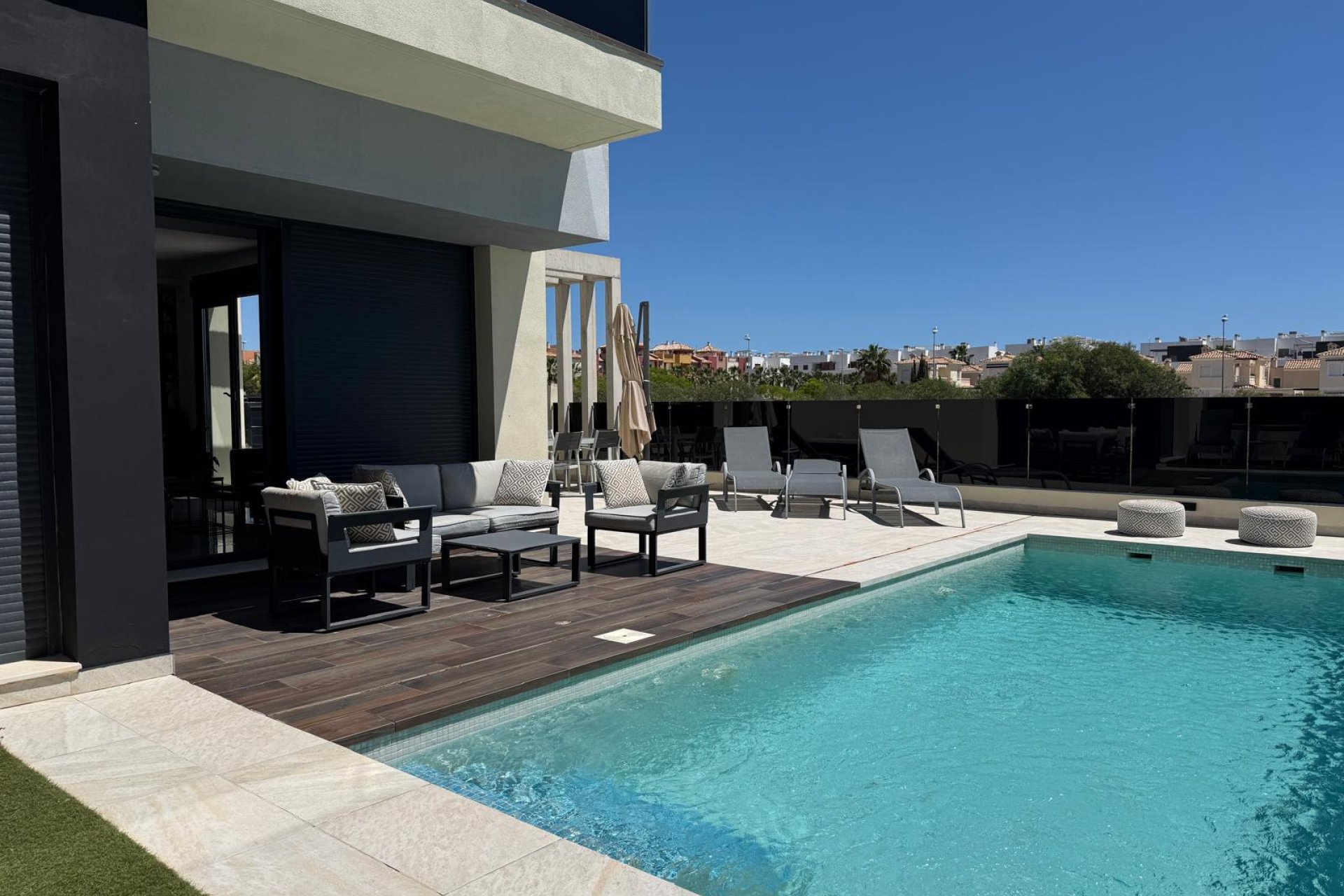 Resale - Villa - Orihuela Costa