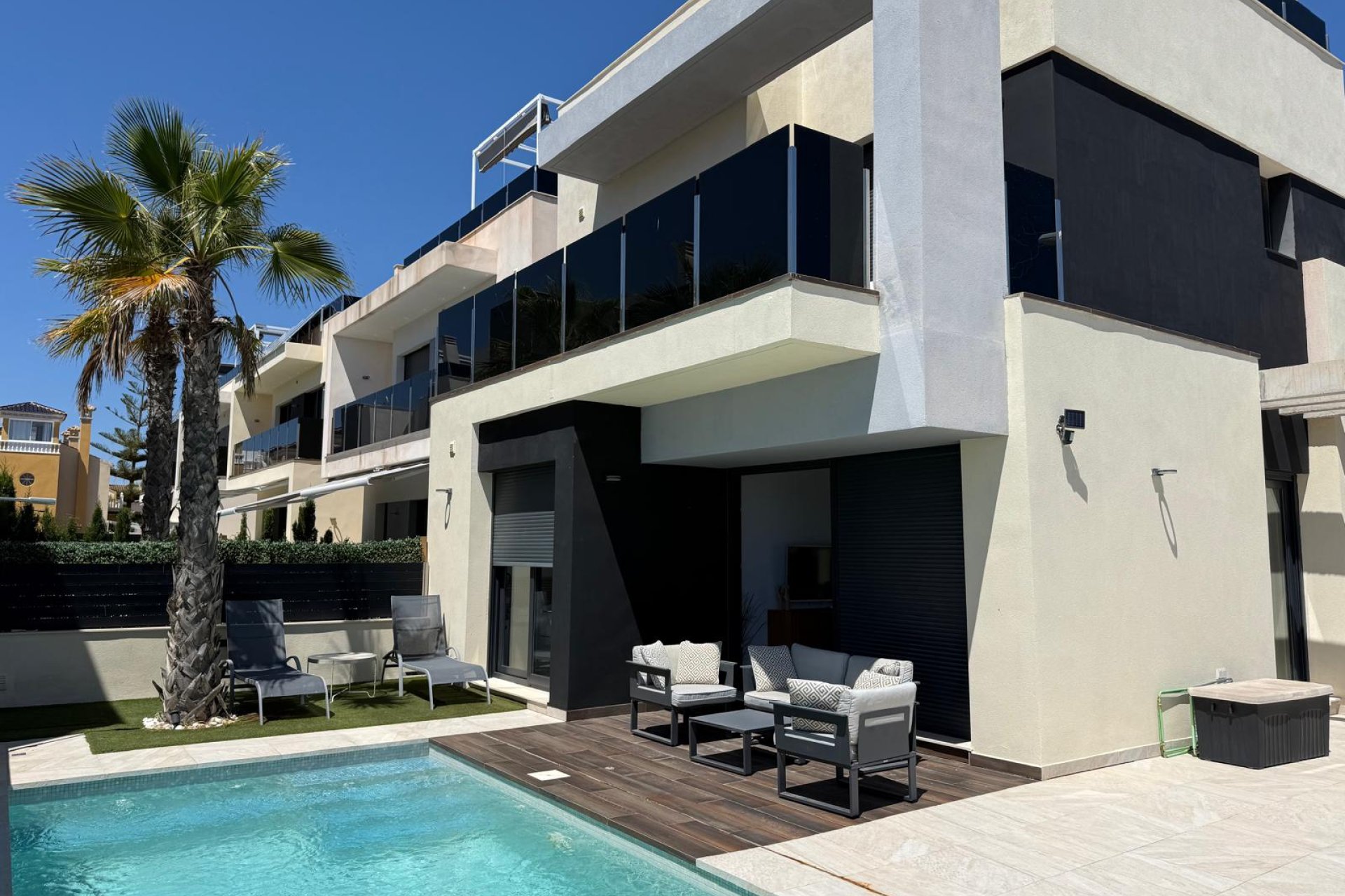 Resale - Villa - Orihuela Costa