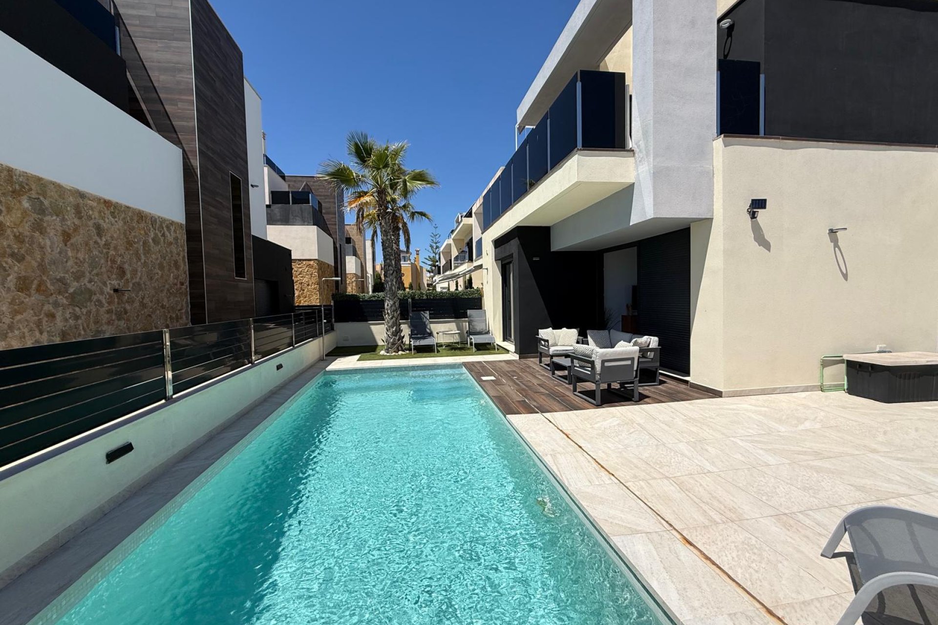Resale - Villa - Orihuela Costa