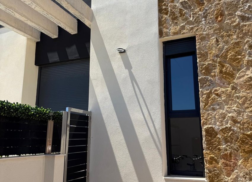 Resale - Villa - Orihuela Costa