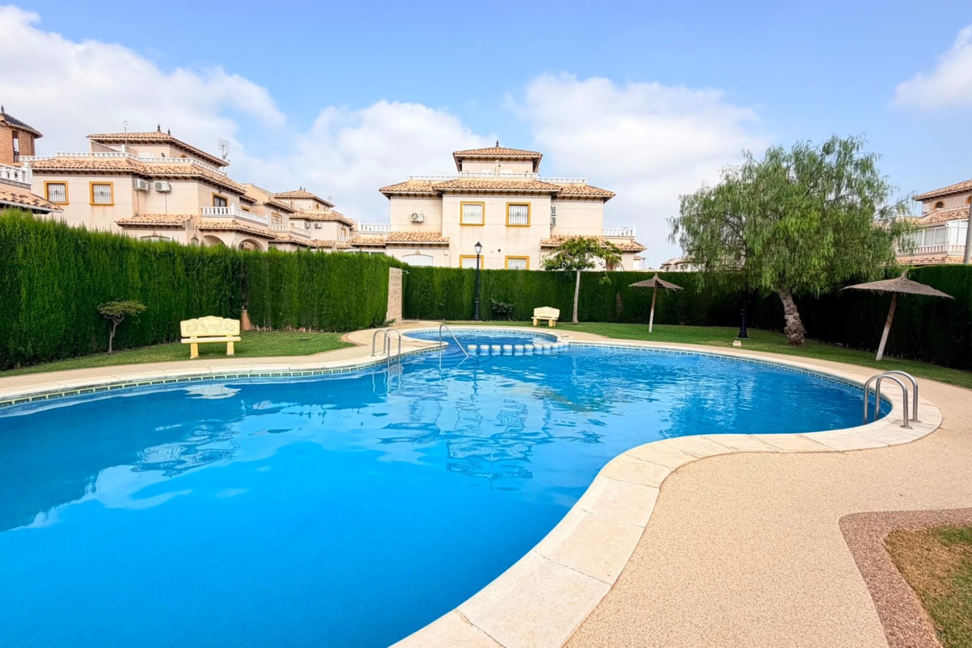 Resale - Villa - Orihuela Costa