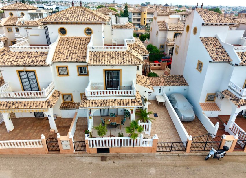 Resale - Villa - Orihuela Costa