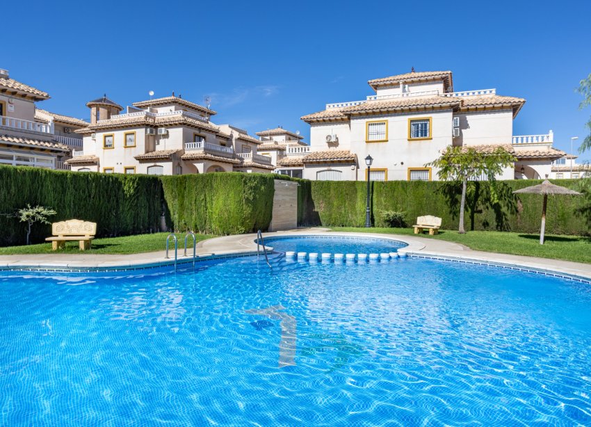 Resale - Villa - Orihuela Costa