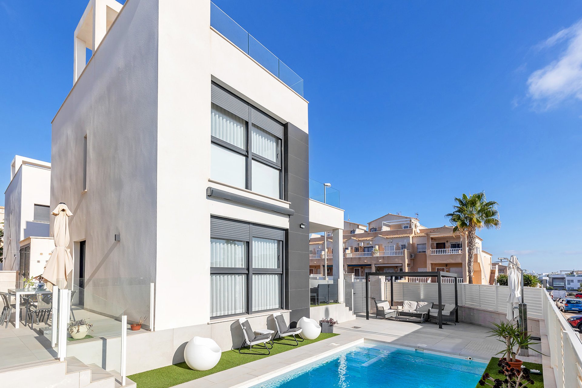 Resale - Villa - Orihuela Costa