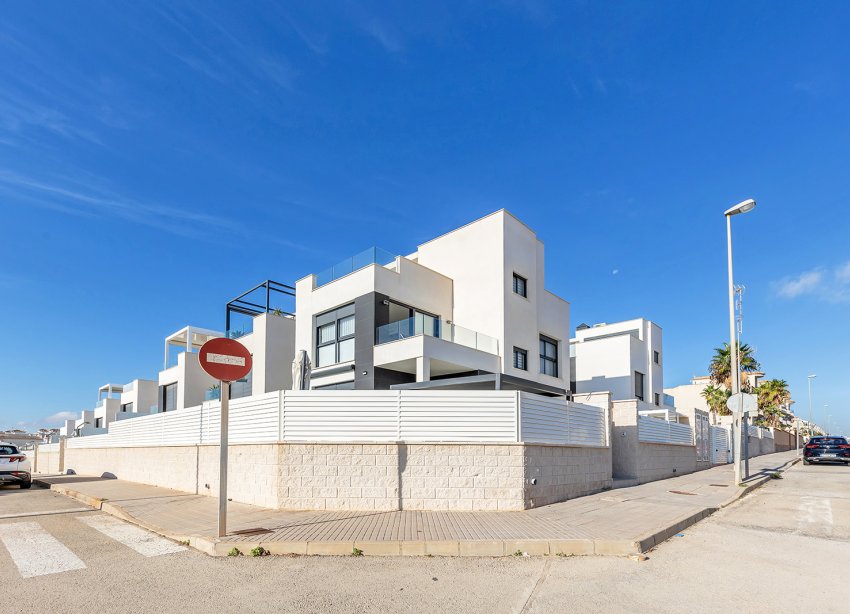 Resale - Villa - Orihuela Costa