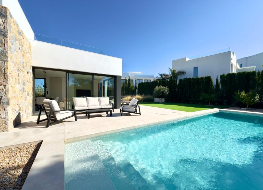 Resale - Villa - Orihuela - Las Colinas Golf