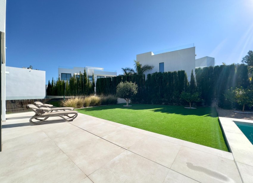 Resale - Villa - Orihuela - Las Colinas Golf