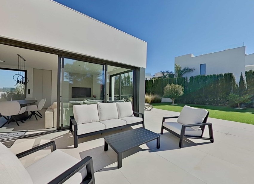 Resale - Villa - Orihuela - Las Colinas Golf