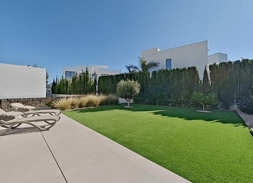Resale - Villa - Orihuela - Las Colinas Golf