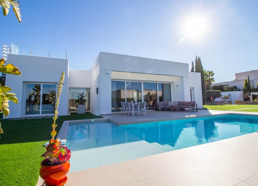 Resale - Villa - Orihuela - Las colinas