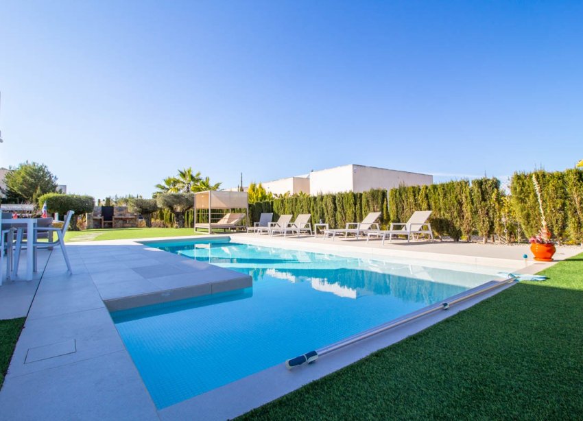 Resale - Villa - Orihuela - Las colinas