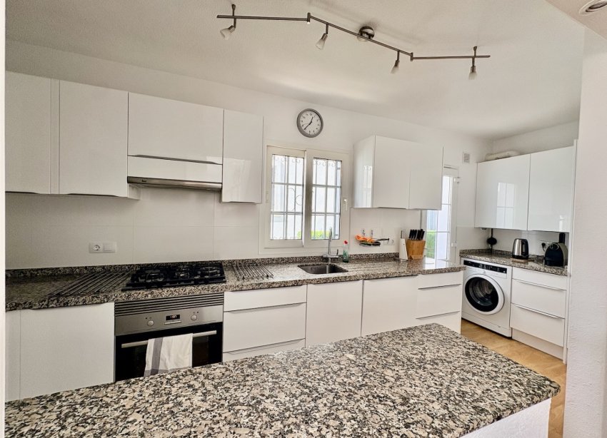 Resale - Villa - Orihuela - Villamartin