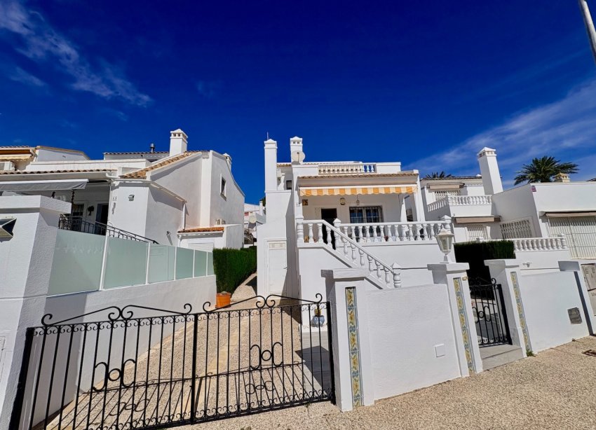 Resale - Villa - Orihuela - Villamartin