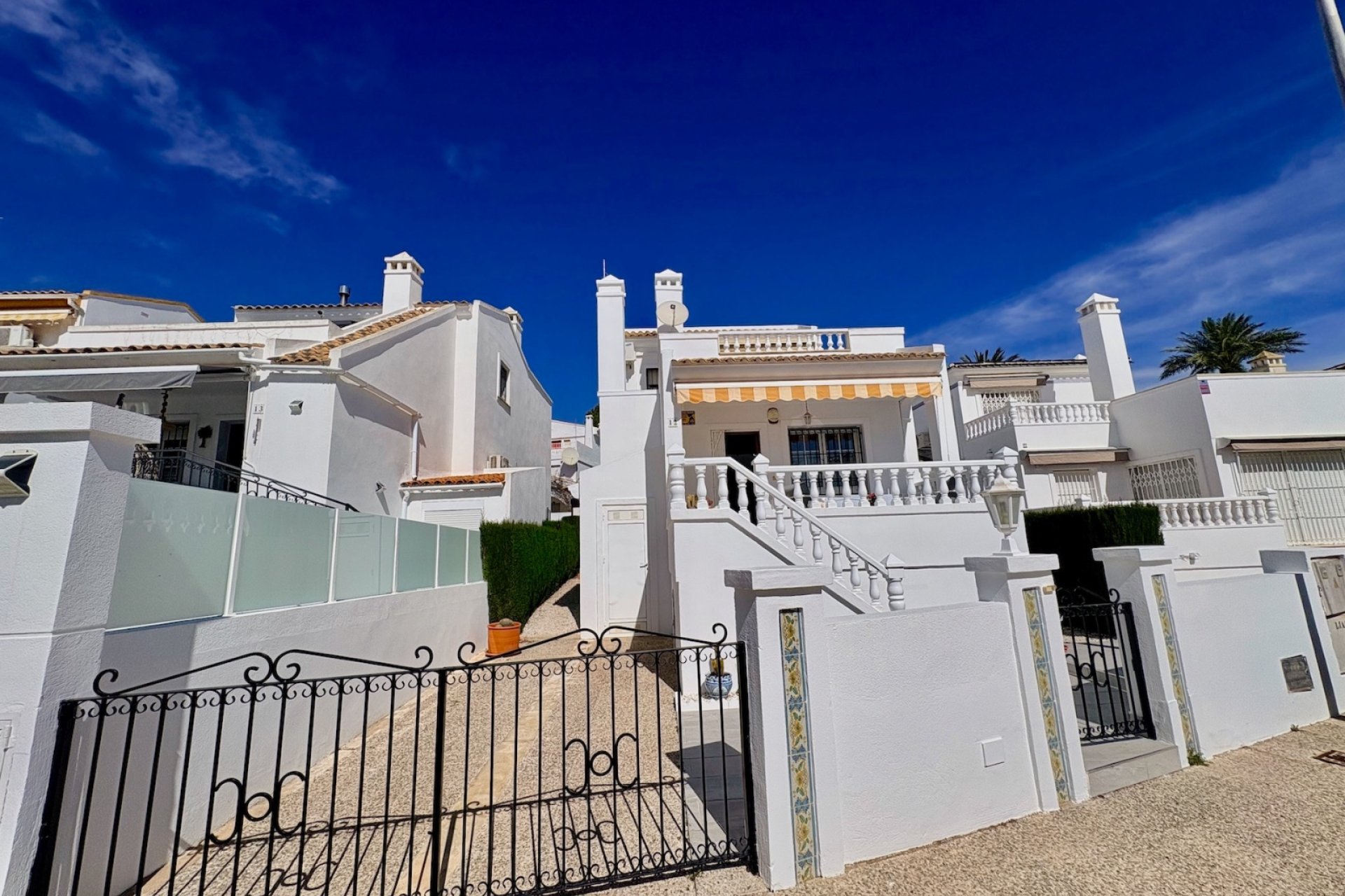 Resale - Villa - Orihuela - Villamartin