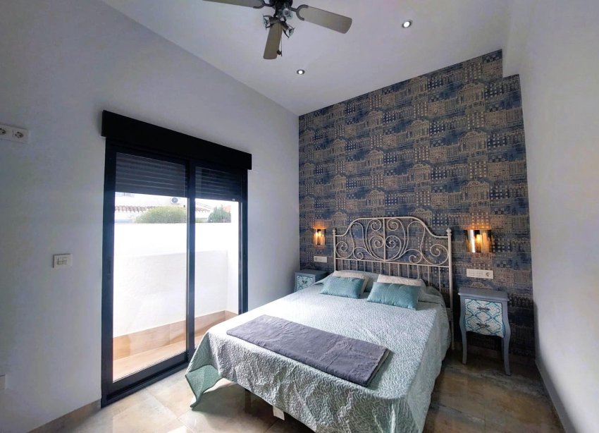 Resale - Villa - Pilar de la Horadada - Torre De La Horadada