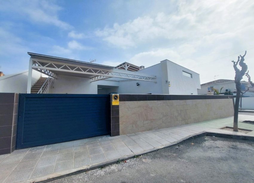 Resale - Villa - Pilar de la Horadada - Torre De La Horadada