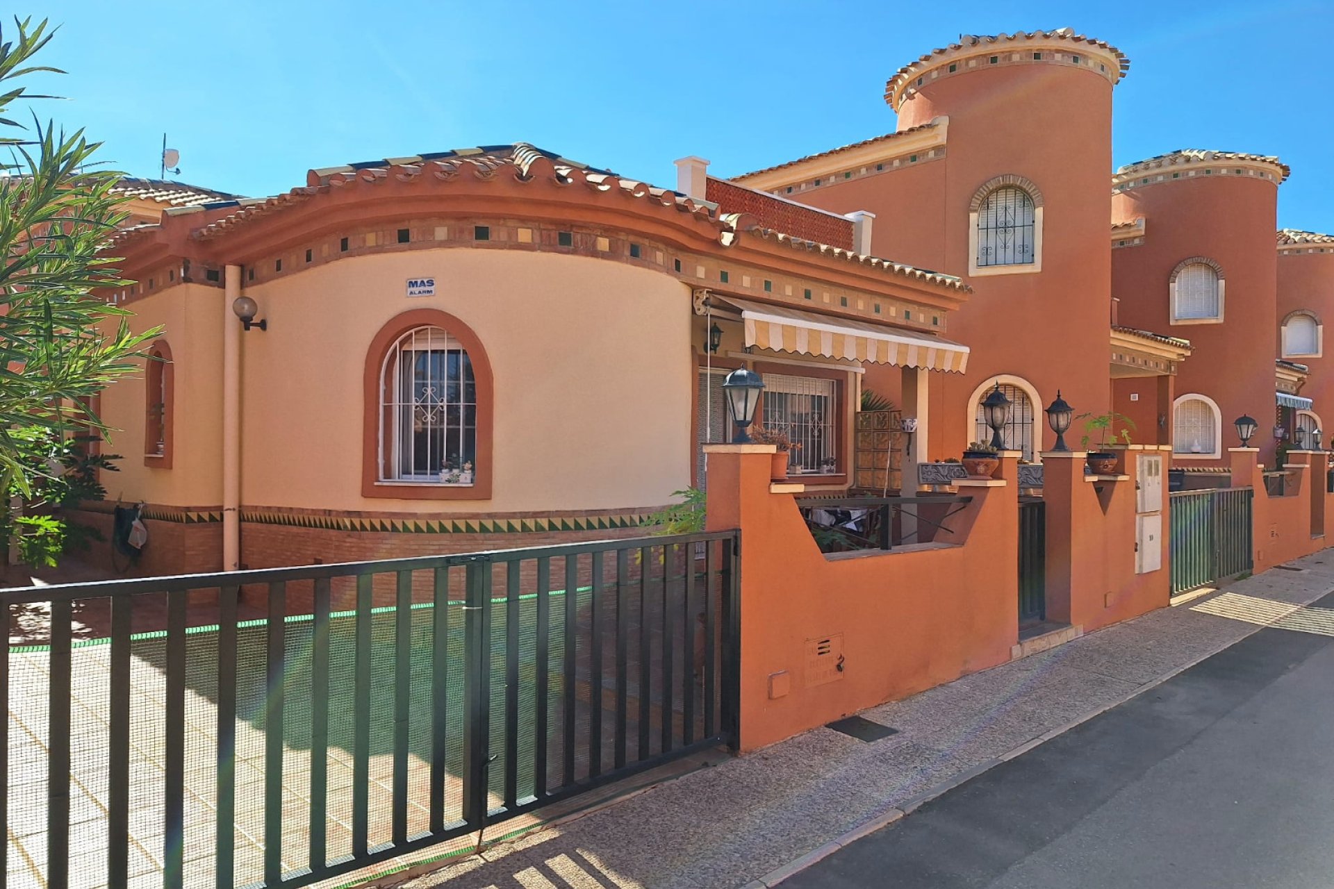 Resale - Villa - Playa Flamenca - Villas San Luis