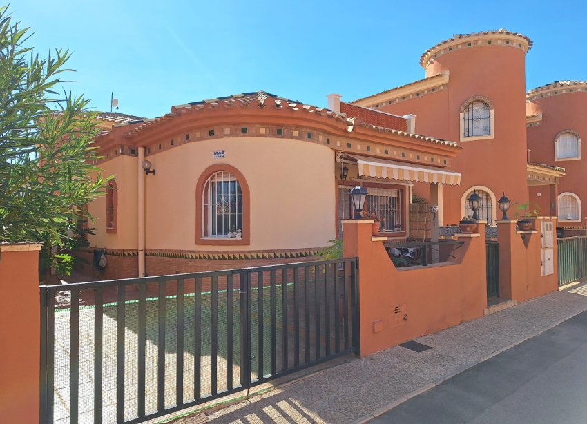 Resale - Villa - Playa Flamenca - Villas San Luis