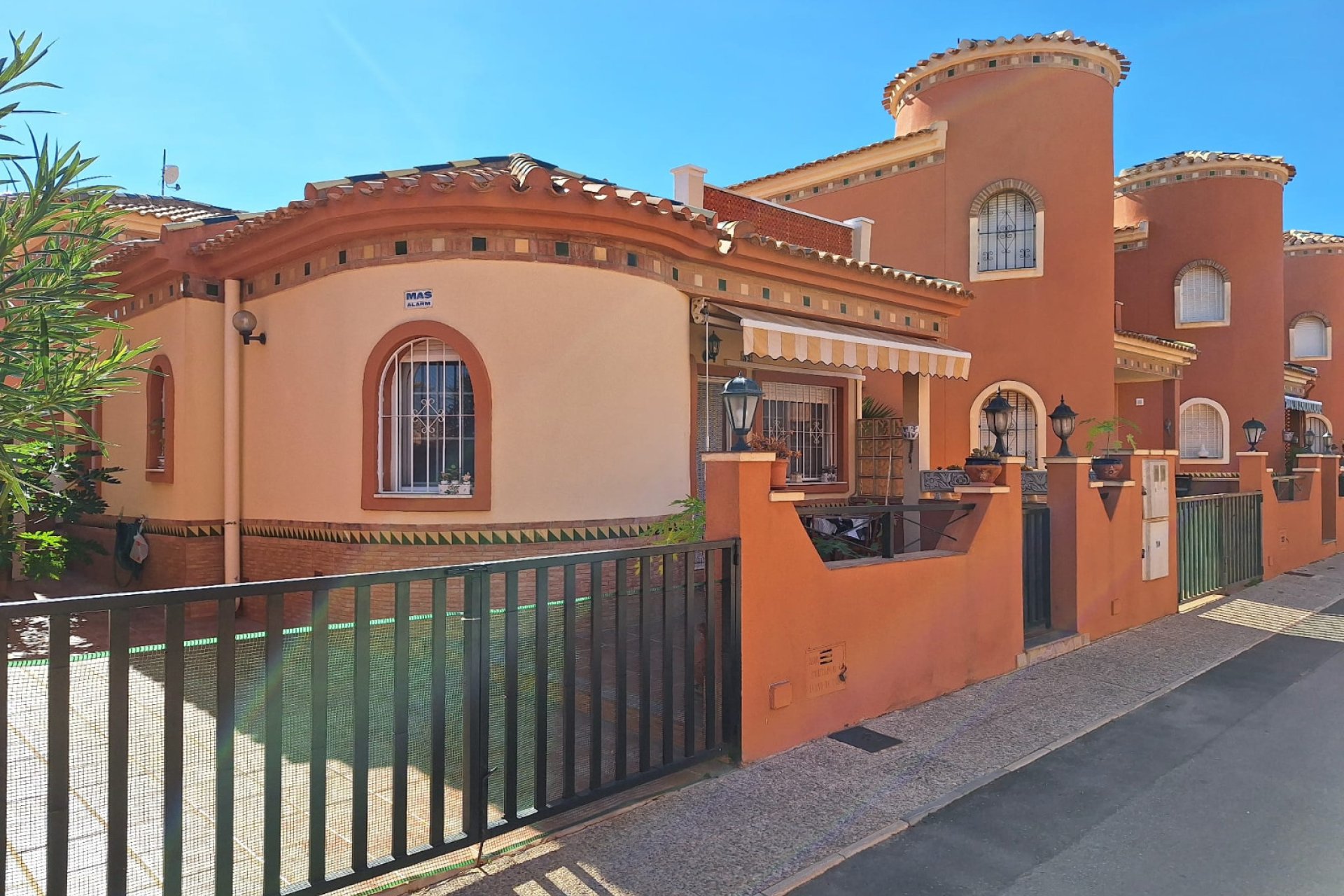 Resale - Villa - Playa Flamenca - Villas San Luis