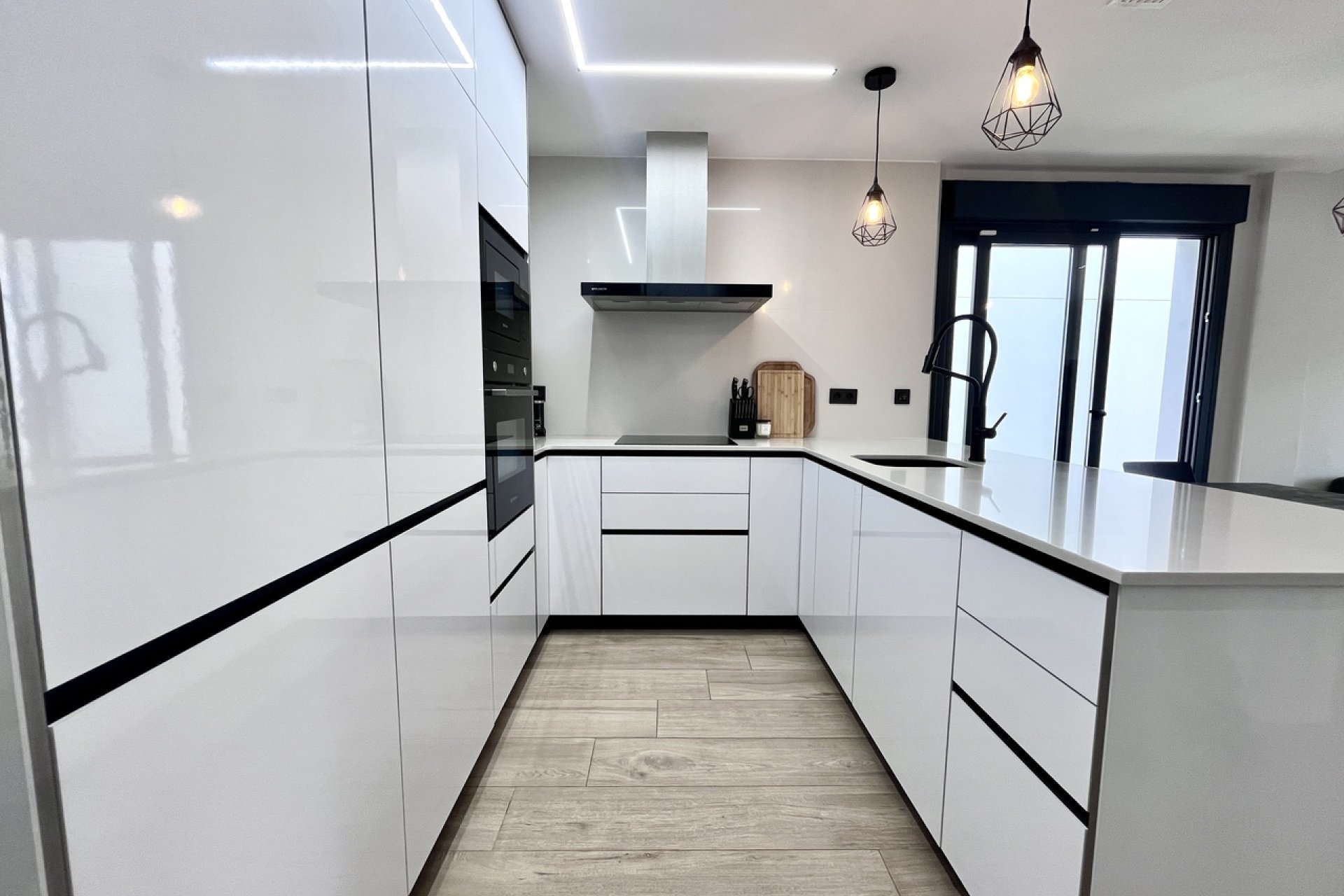 Resale - Villa - Punta Prima