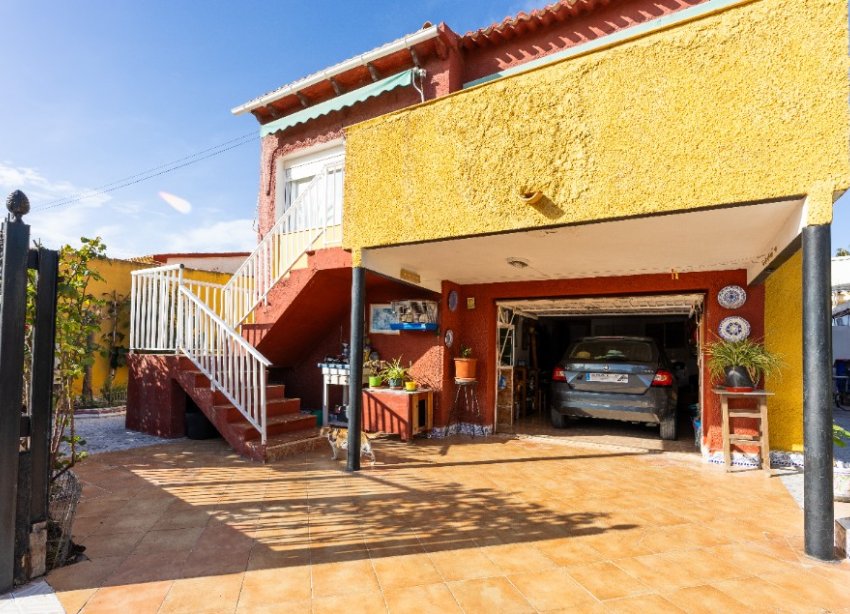 Resale - Villa - Punta Prima