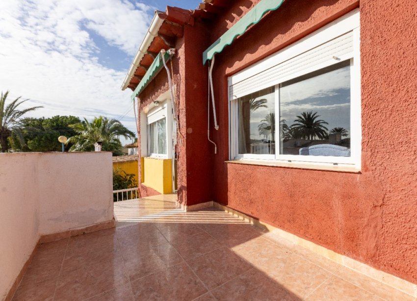 Resale - Villa - Punta Prima