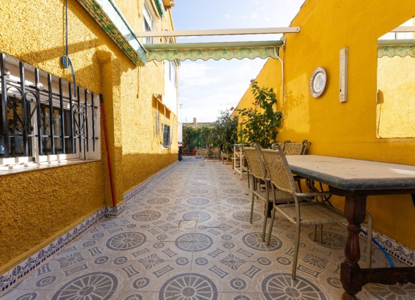 Resale - Villa - Punta Prima