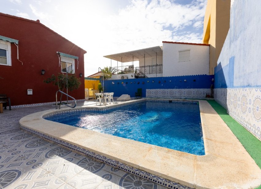 Resale - Villa - Punta Prima