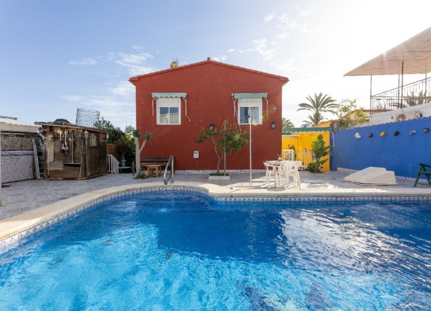 Resale - Villa - Punta Prima