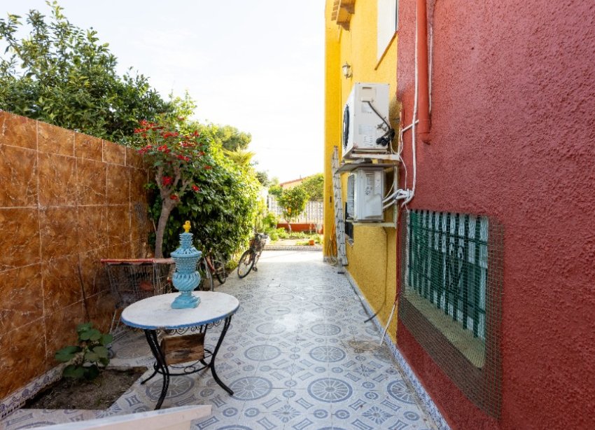 Resale - Villa - Punta Prima