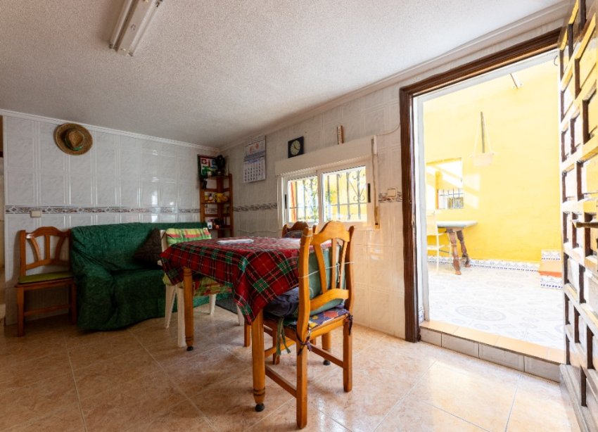 Resale - Villa - Punta Prima