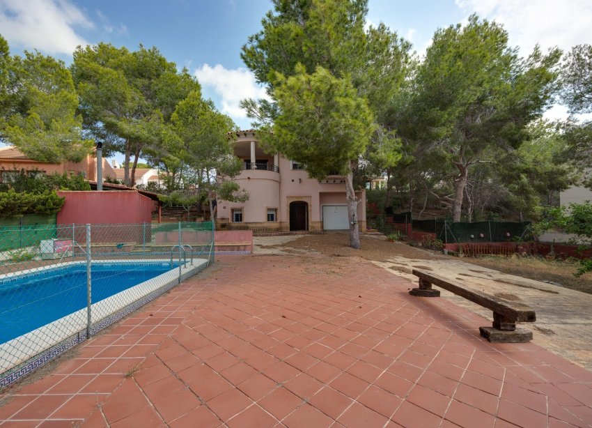 Resale - Villa - San Miguel de Salinas - Ciudad de las comunicaciones