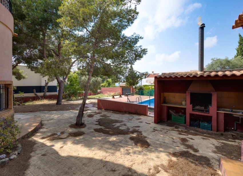 Resale - Villa - San Miguel de Salinas - Ciudad de las comunicaciones