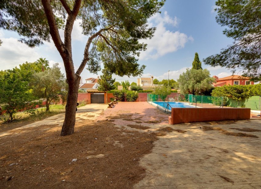 Resale - Villa - San Miguel de Salinas - Ciudad de las comunicaciones