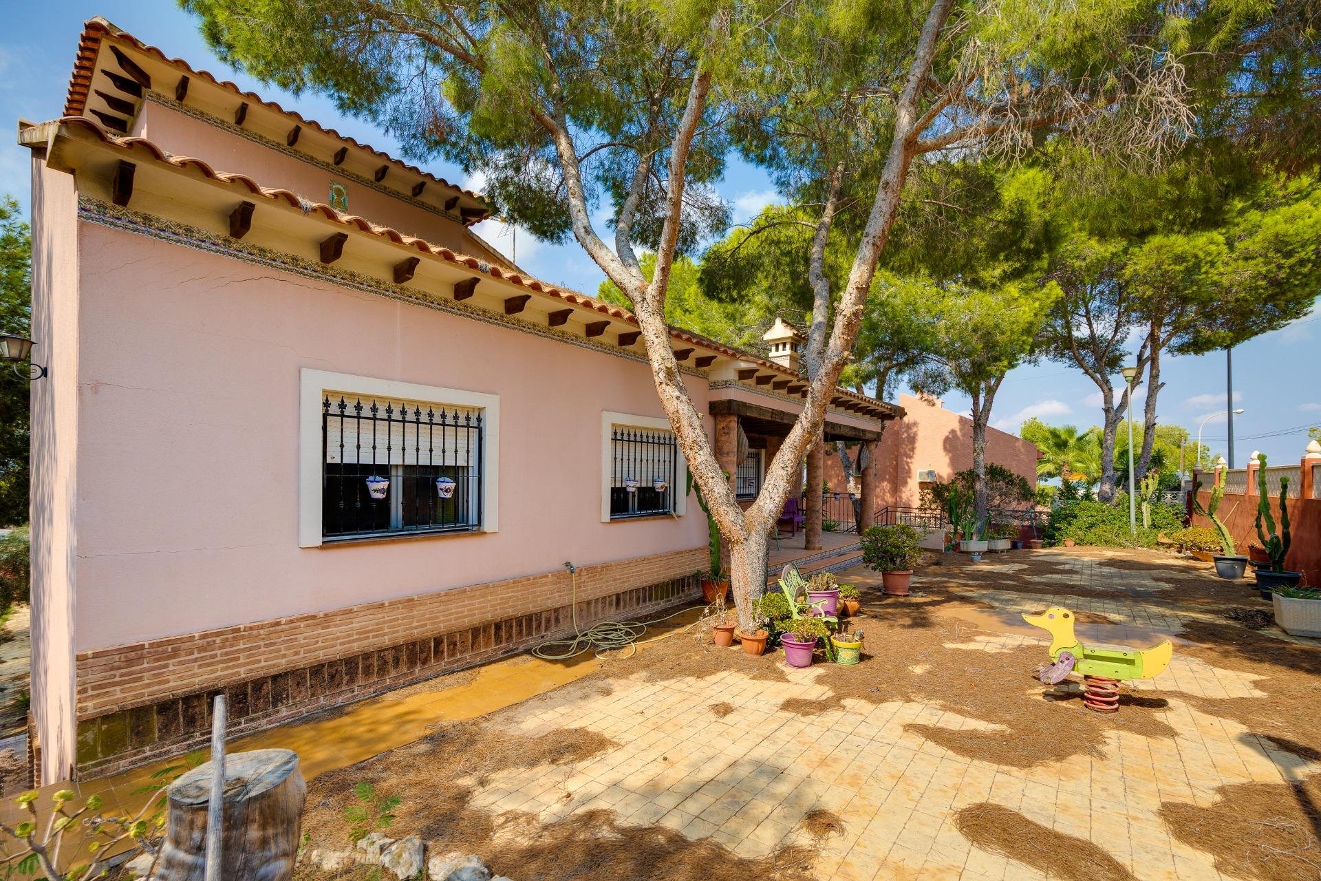 Resale - Villa - San Miguel de Salinas - Ciudad de las comunicaciones