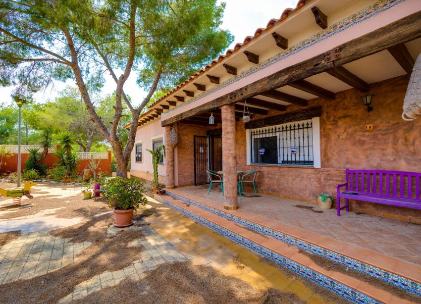 Resale - Villa - San Miguel de Salinas - Ciudad de las comunicaciones