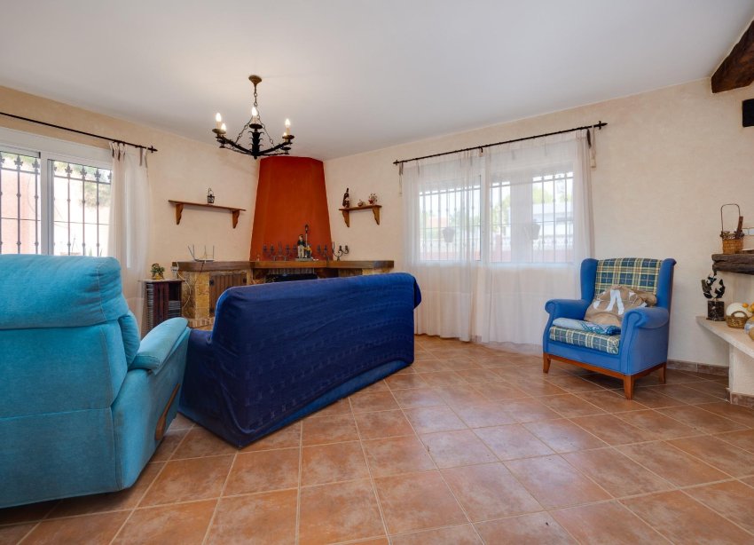Resale - Villa - San Miguel de Salinas - Ciudad de las comunicaciones