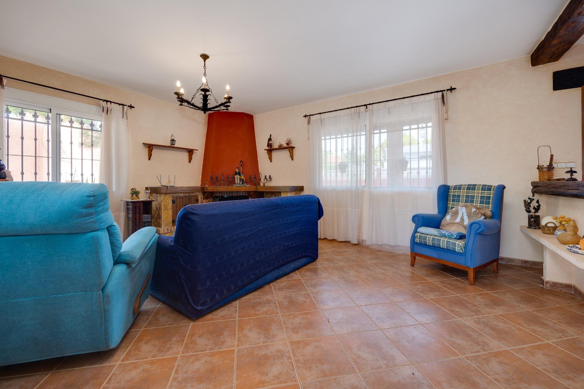 Resale - Villa - San Miguel de Salinas - Ciudad de las comunicaciones