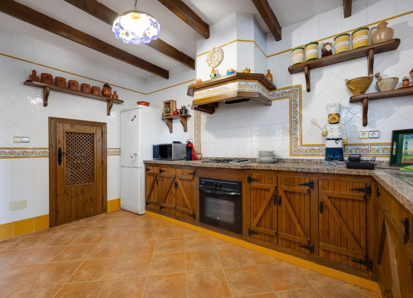 Resale - Villa - San Miguel de Salinas - Ciudad de las comunicaciones