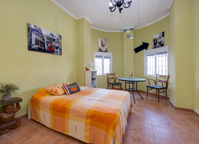 Resale - Villa - San Miguel de Salinas - Ciudad de las comunicaciones