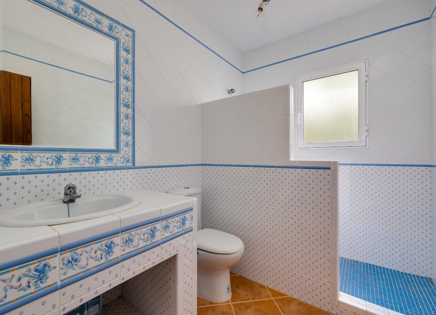Resale - Villa - San Miguel de Salinas - Ciudad de las comunicaciones
