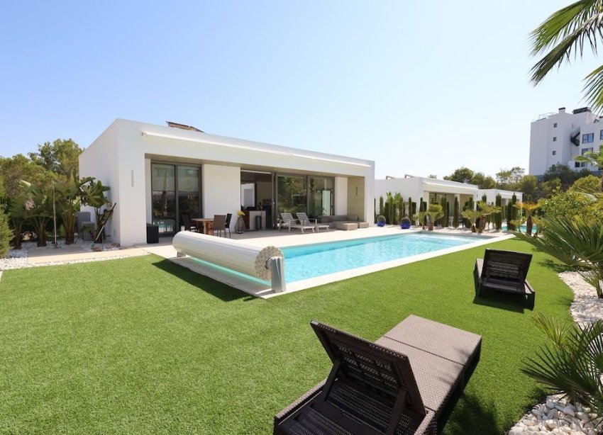 Resale - Villa - San Miguel de Salinas - Las Colinas Golf