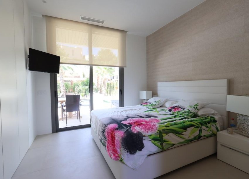 Resale - Villa - San Miguel de Salinas - Las Colinas Golf