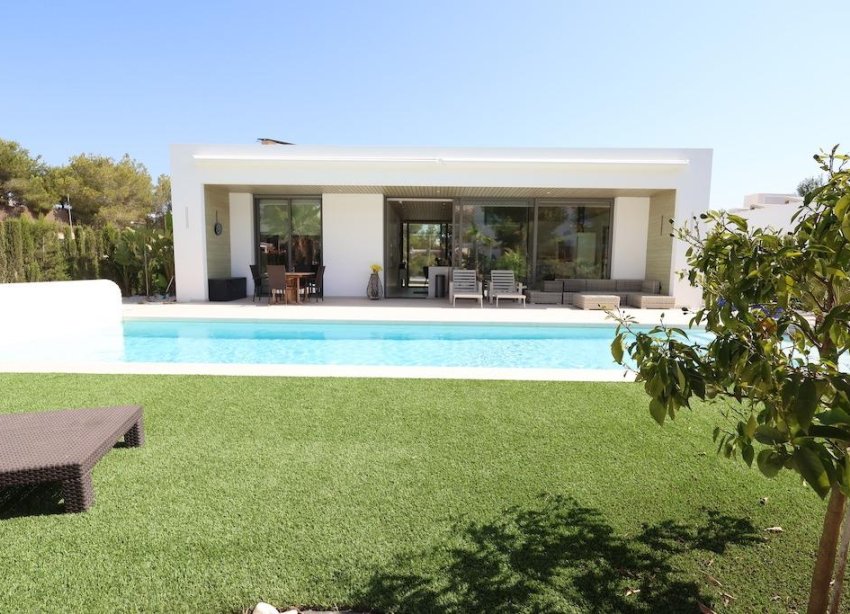 Resale - Villa - San Miguel de Salinas - Las Colinas Golf