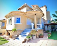 Resale - Villa - San Miguel de Salinas - Residencial los flamencos