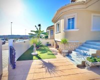 Resale - Villa - San Miguel de Salinas - Residencial los flamencos