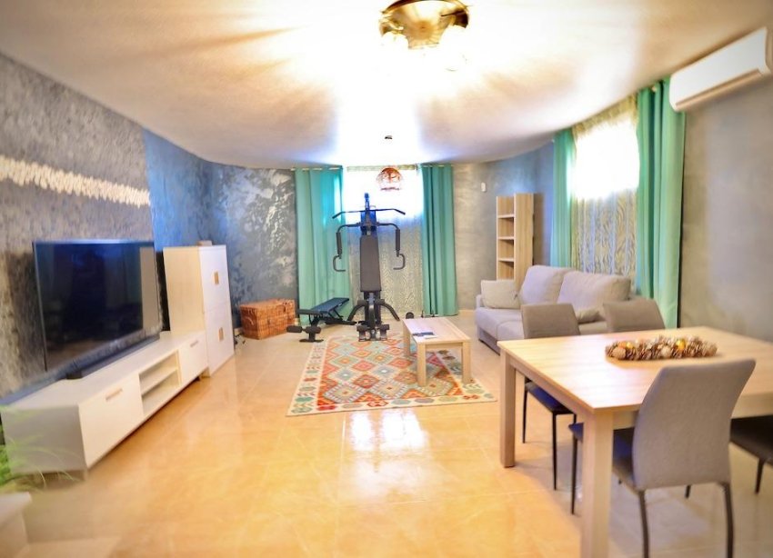 Resale - Villa - San Miguel de Salinas - Residencial los flamencos