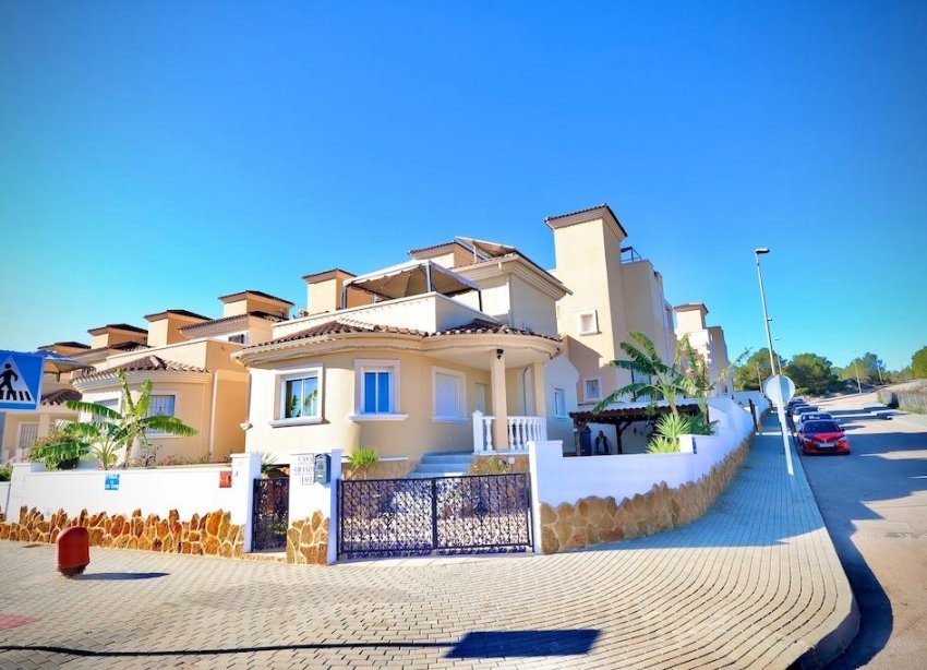 Resale - Villa - San Miguel de Salinas - Residencial los flamencos